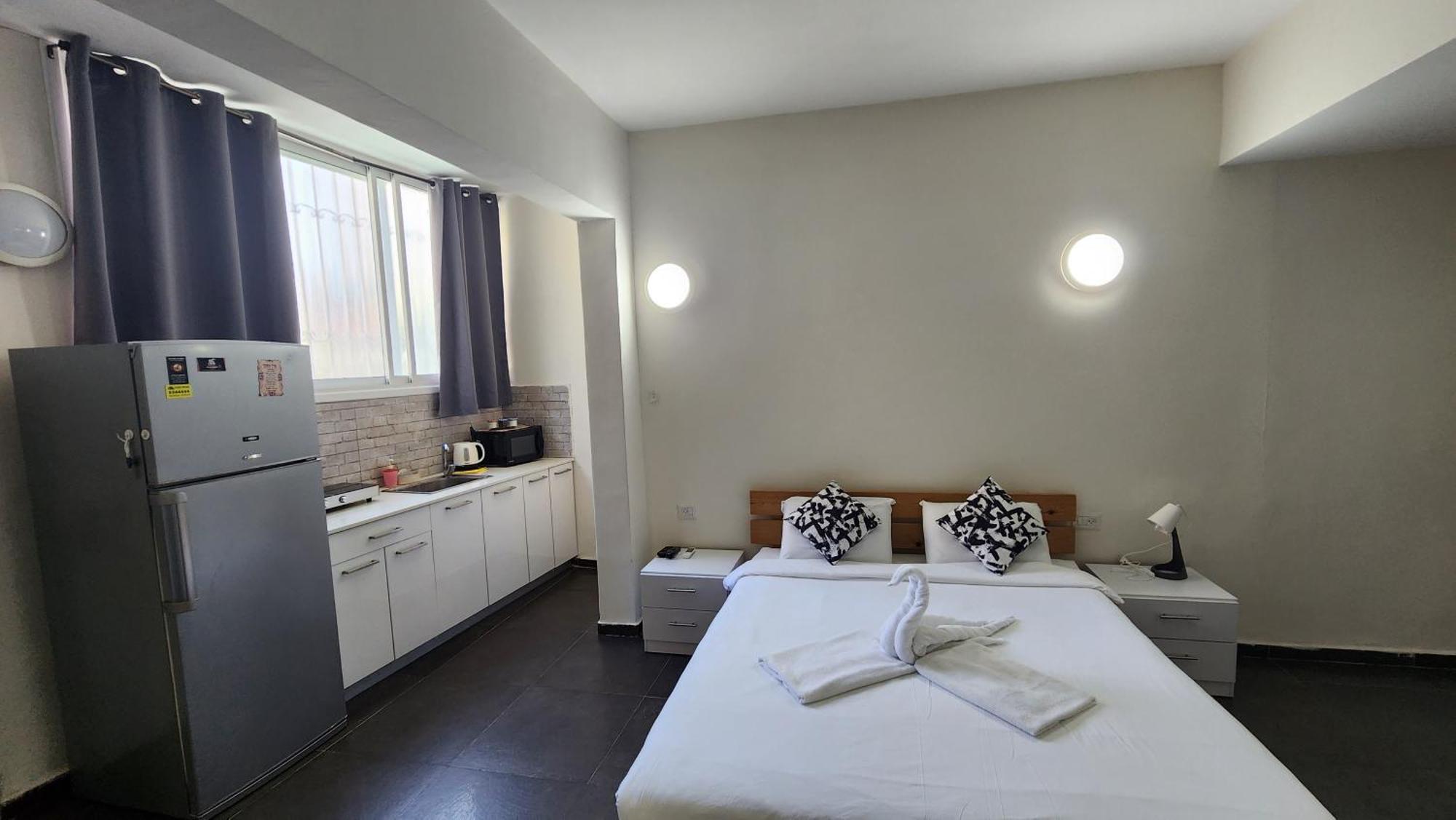 David Hameleh House Aparthotel Netanya Room photo